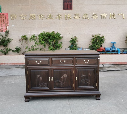 黑紫檀寿桃餐边柜